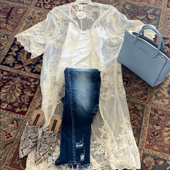 Ashlin Jackets & Blazers - Stunning OS lace duster NWT